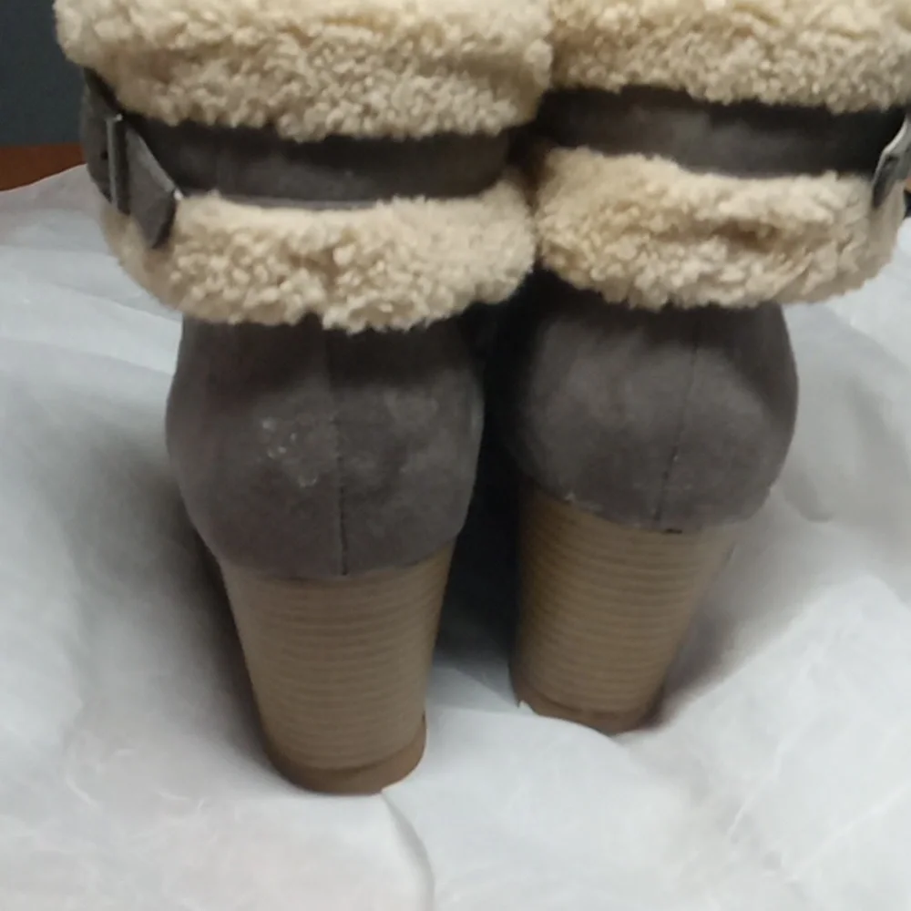 Cheeks fit body tony little ankle boots size 6